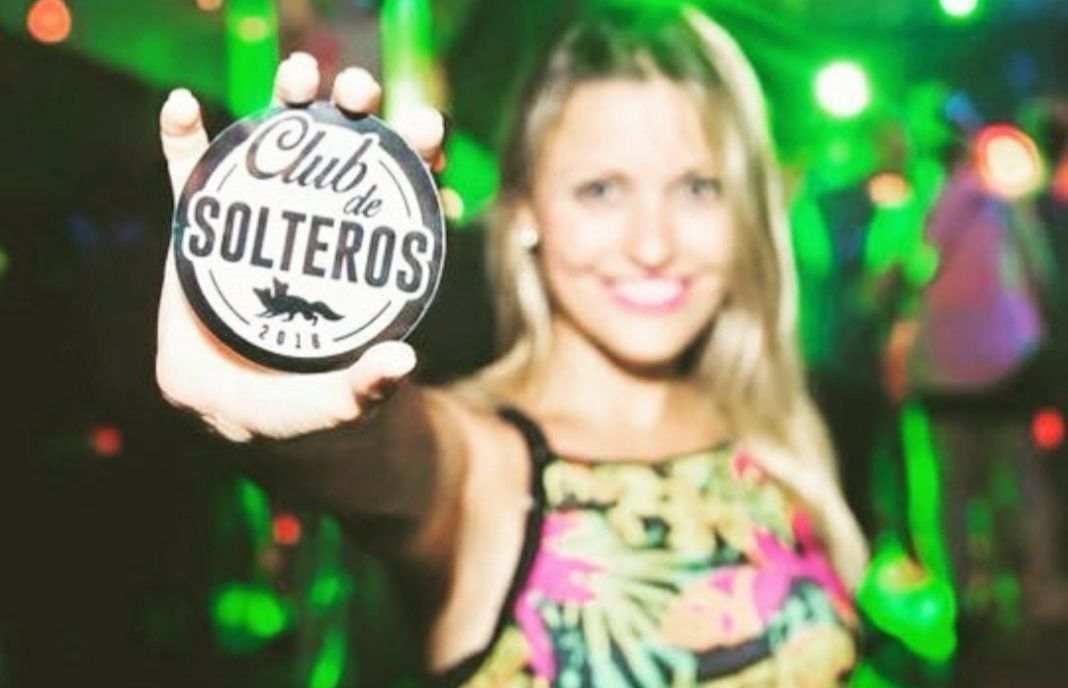 Conocé el club que reúne a solteros sin apps y a puro contacto directo Conocé el club que reúne a solteros sin apps y a puro contacto directo