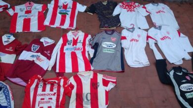 La increíble extorsión que sufrió un coleccionista de camisetas de Instituto