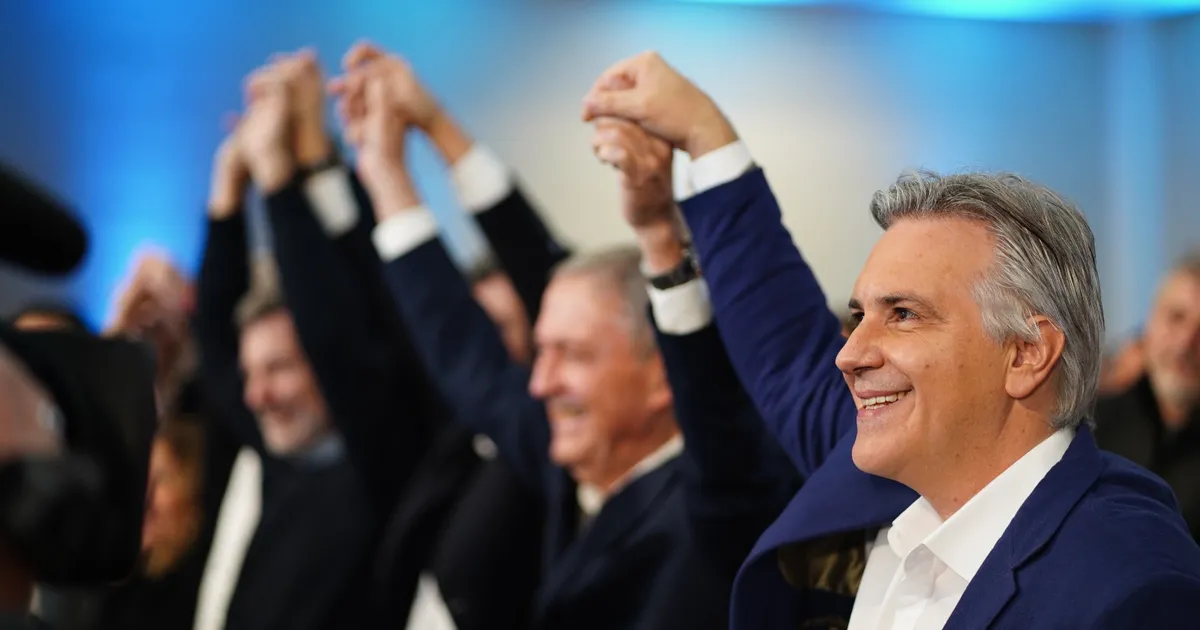 Llaryora es oficialmente el nuevo gobernador de Córdoba con el 3,3% de los votos Llaryora es oficialmente el nuevo gobernador de Córdoba con el 3,3% de los votos