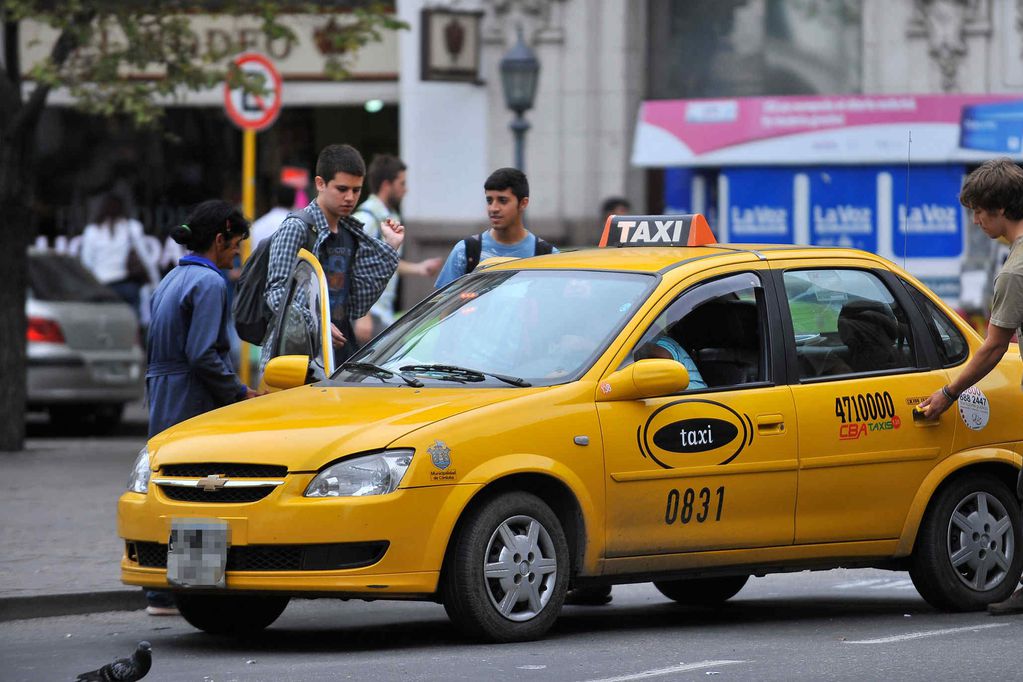 El relato del taxista asaltado en Córdoba y encerrado en el baúl: “Gracias a Dios estoy vivo”